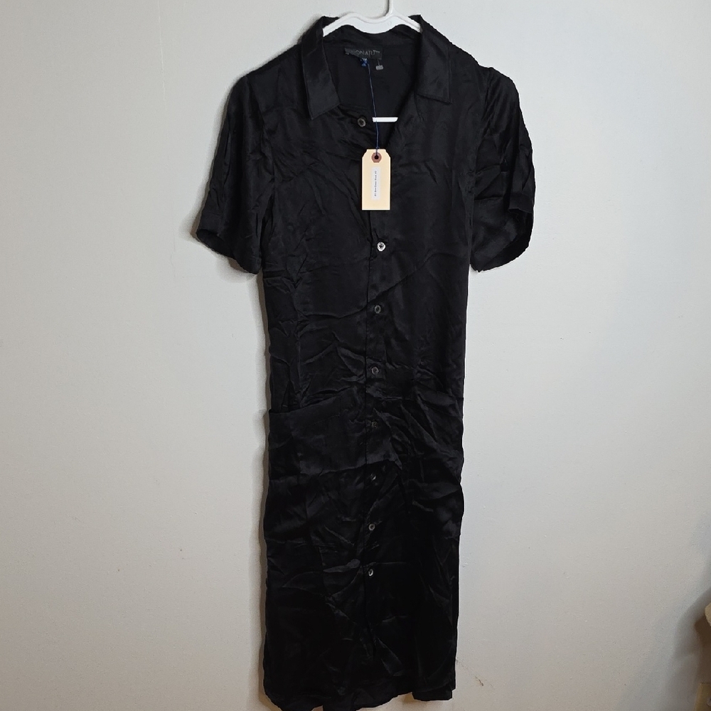 Sophisticated  NEW with Tags Uqnatu Black Short Sleeve Shirt Dress
